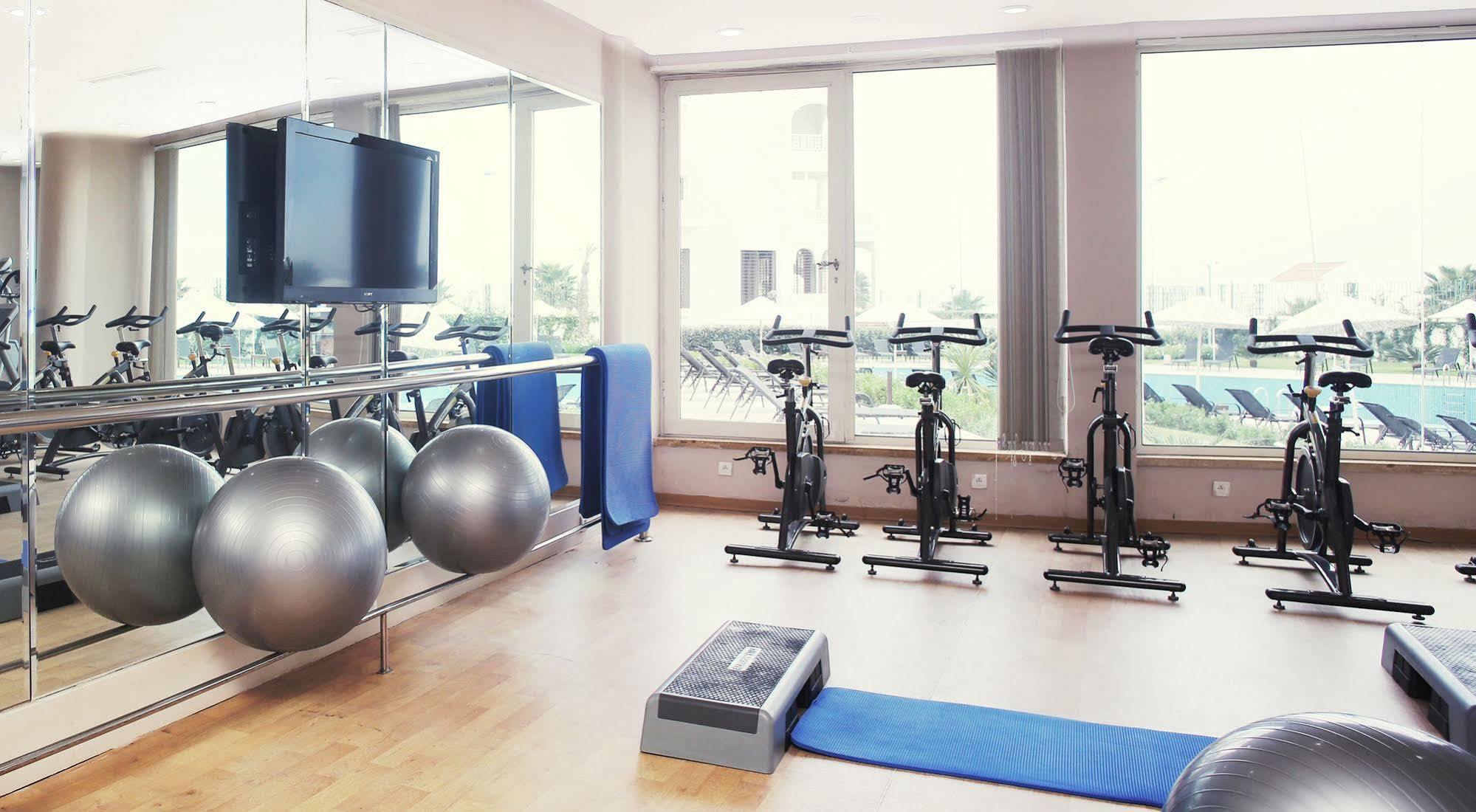 Grand Mogador Sea View & Spa Tangier Exterior photo A typical gym